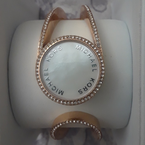 Michael Kors Accessories - Michael KORS SMARTWATCH ACTIVITY TRACKER!!! NWT!